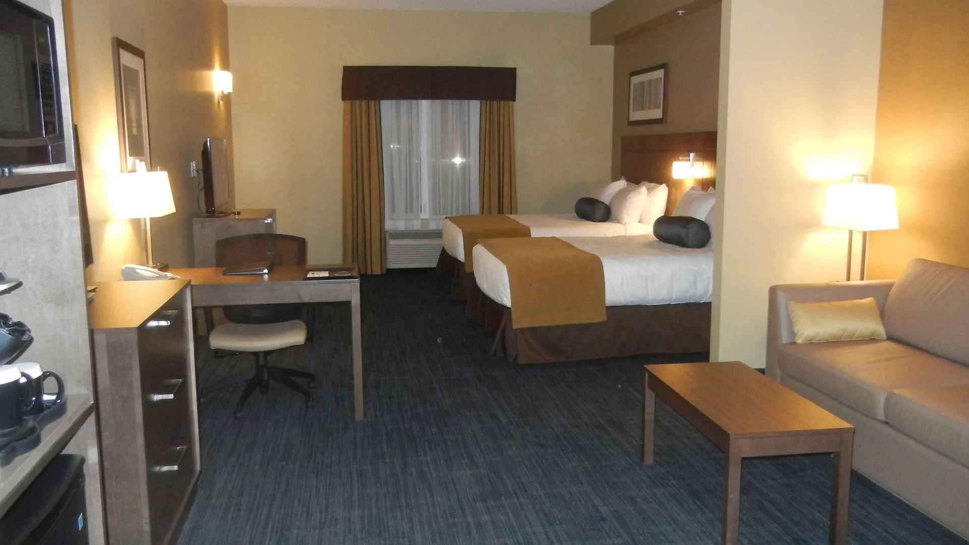 Best Western Plus Winnipeg West Headingley Hotel