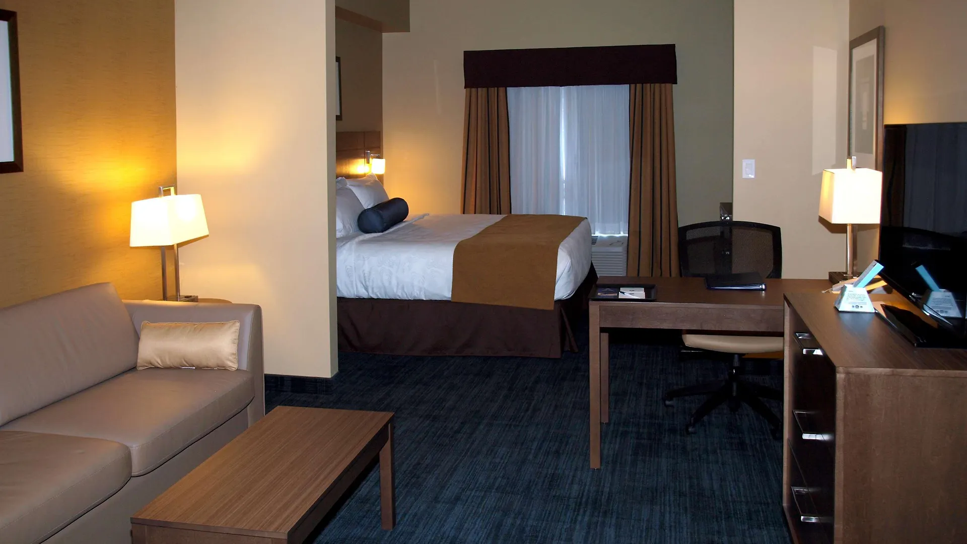 Best Western Plus Winnipeg West Headingley 3*,