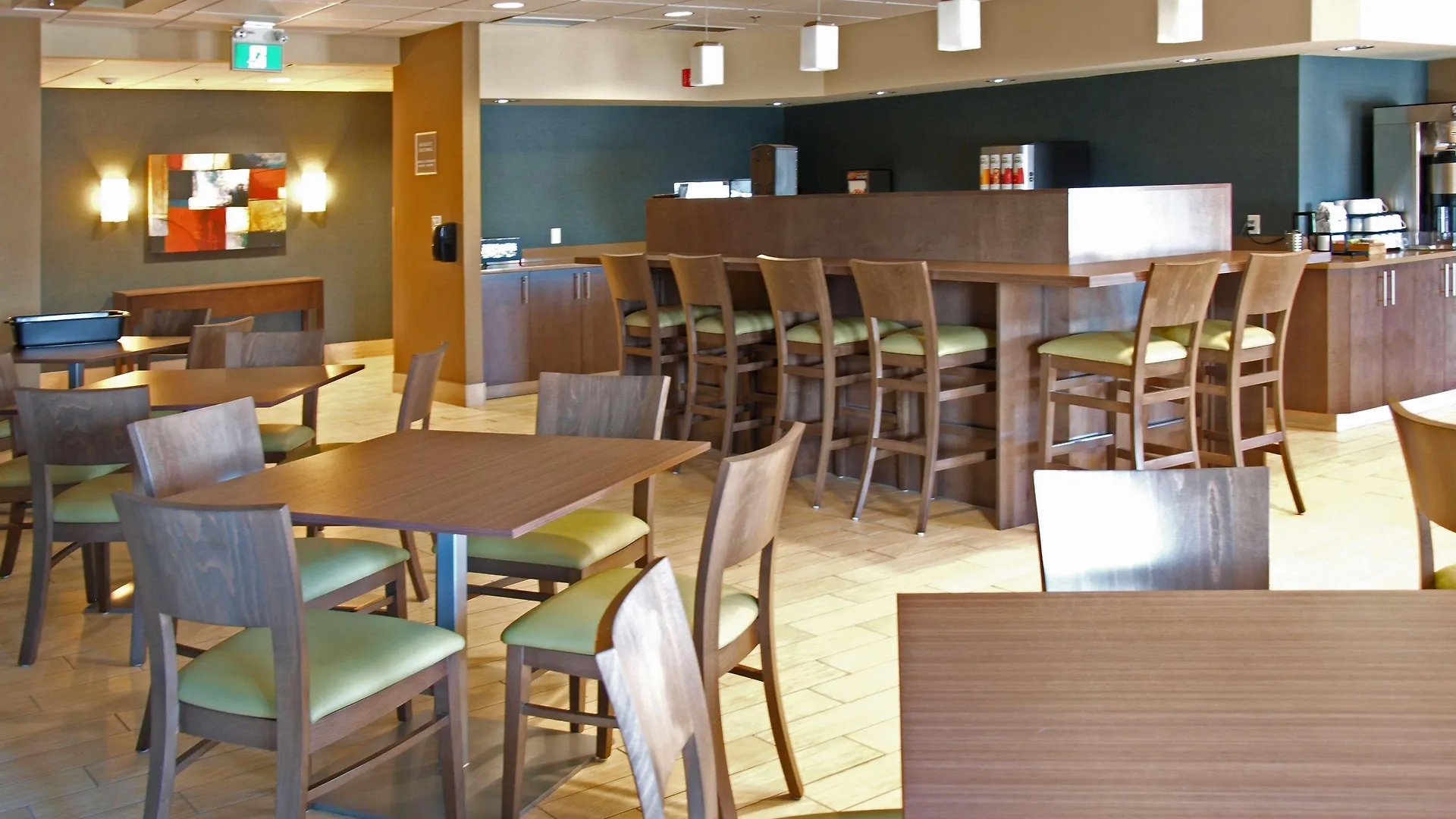 Best Western Plus Winnipeg West Headingley Hotel
