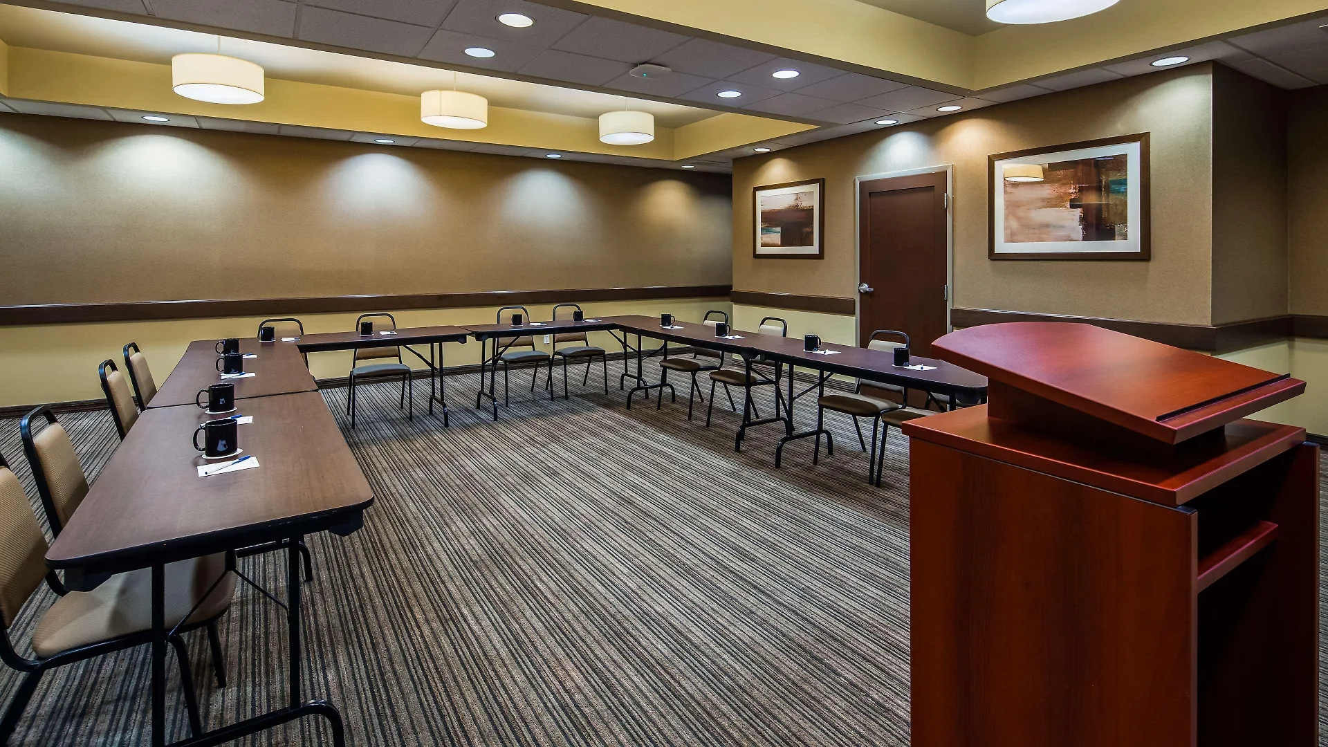 Best Western Plus Winnipeg West Headingley Hotel